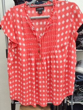 Liz Claiborne Coral Printed V-Neck Short Sleeve Blouse